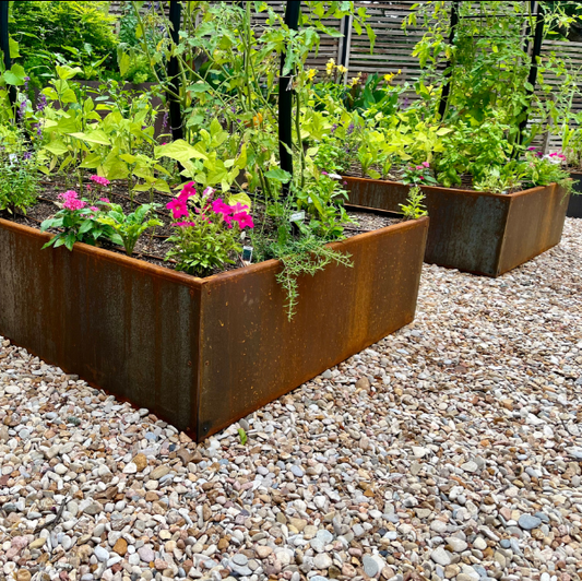 Corten steel modular raised bed corner section for vegetable growing